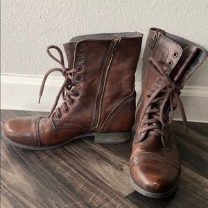 Brown Steve Madden 9eye lace up combat boots SZ 9
